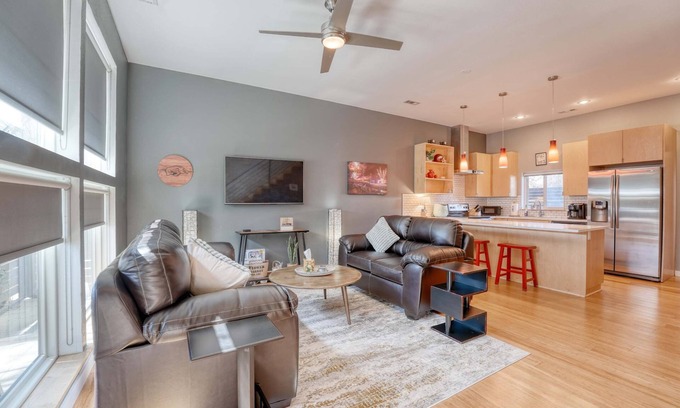 Fayetteville House | Chic 2‑BR Condo Walk to Razorback Stadium & Downtown