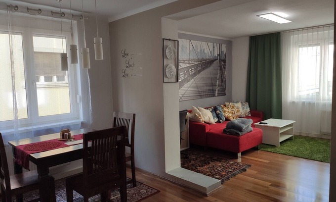 Gries Apartment | Chic 2-room apartment between train station and city center