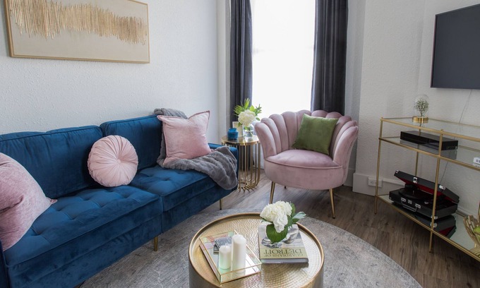 Midtown Apartment | Chic 2BR Apartment Heart of Midtown Detroit | Walk Everywhere