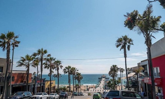 El Porto Apartment | Chic 2BR Family Retreat in Manhattan Beach
