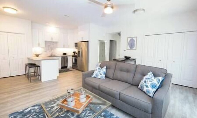 Sonoma Apartment | Chic 2BR Sonoma Condo + Patios