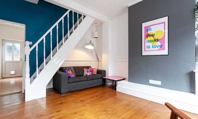 Offerton House | Chic 3 Bed House w/backyard - 9 mins from Manchester Centre