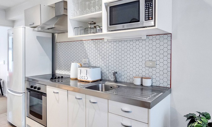 Auckland Central Business District Apartment | Chic 3 Bedroom City Central with Parking