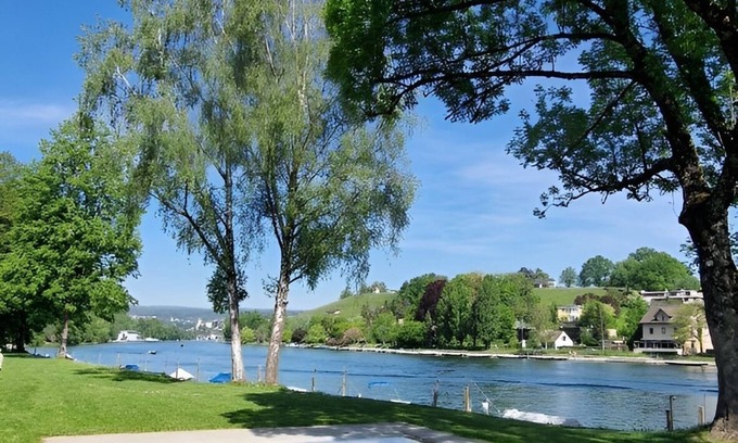 Andelfingen District Apartment | Chic 3 room apartment near the Rhine, S-Bahn and much more