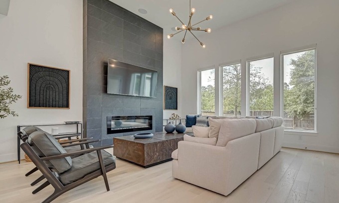 Tomball House | Chic 3bdr modern home + BBQ in The Woodlands