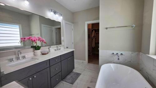 Northside House | Chic Affordable North Houston Getaway