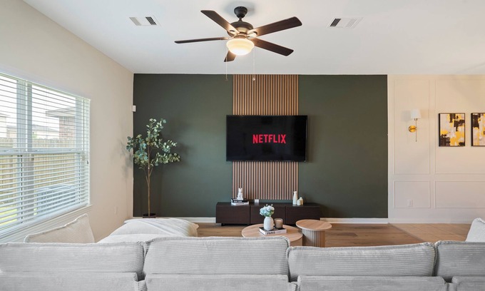 Humble House | Chic and Cozy 5 bedroom house w 10 minutes to IAH