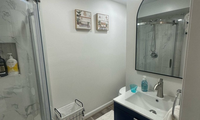 Parkville Apartment | Chic and cozy apartment with WiFi and AC in Parkville