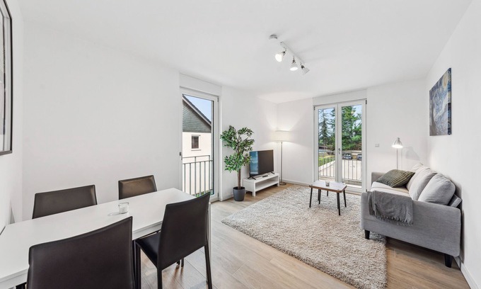 Wildau Apartment | Chic and modern home in new building with 2 balconies