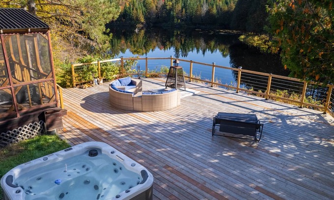 Amherst Ski Chalet | Chic Antique & Spa