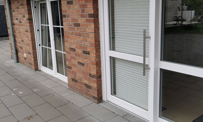 Krefeld Apartment | Chic apartment opposite Helios clinics/5 min walk to Krefeld University of Applied Sciences