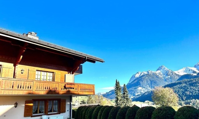 Chateau-d'Oex Apartment | Chic Apartment with Access to Shared Pool and Spa