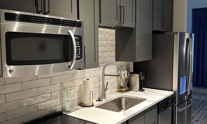 Cityplace Apartment | Chic apartment with WiFi, fitness room in welcoming Dallas