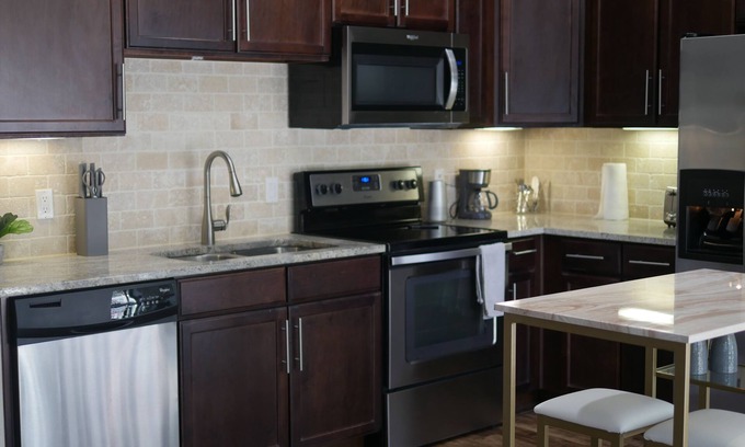 Montrose Apartment | Chic Apt in Downtown Houston w/Free Parking & Wifi
