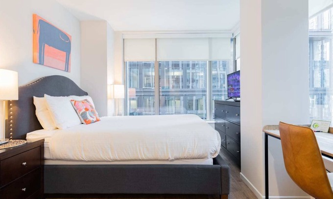 Seaport District Apartment | Chic Apt Seaport Summ
