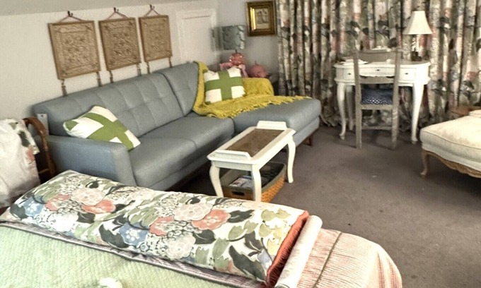 Charlotte House | Chic Barbie Dream Suite for Female Traveling Nurses! Charlotte, NC