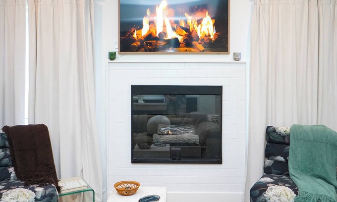 Beverly Hills Apartment | Chic Beverly Hills Condo - Near Rodeo Dr, The Grove