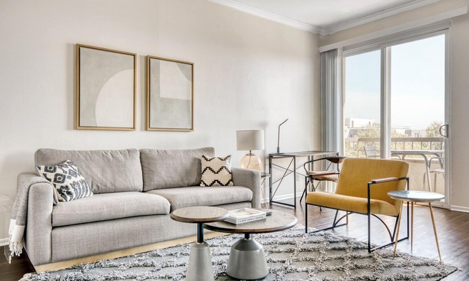 Beverly Grove Apartment | Chic Beverly Hills 1BR, near Shops and Bars on Rodeo, by Blueground