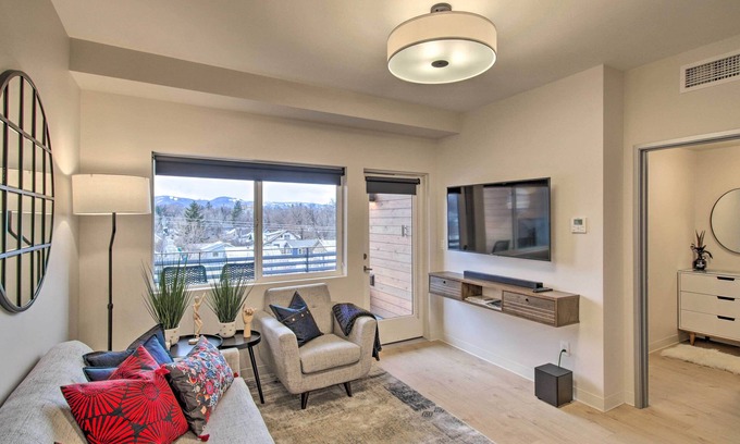 Bozeman Condo | Chic Bozeman Apartment - 1 Block Off West Main St!