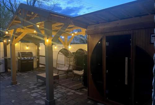 Troy Apartment | Chic Brownstone in Historic Troy with Furnished Deck
