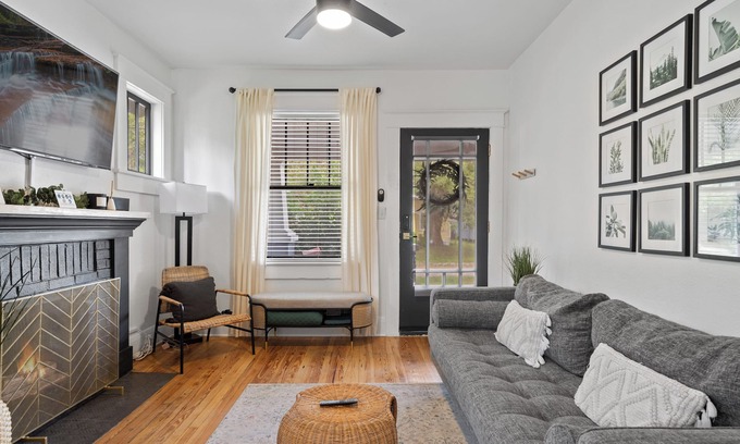 Seminole Heights House | Chic Bungalow 2BR Heart of Foodie District and close to Armature and downtown