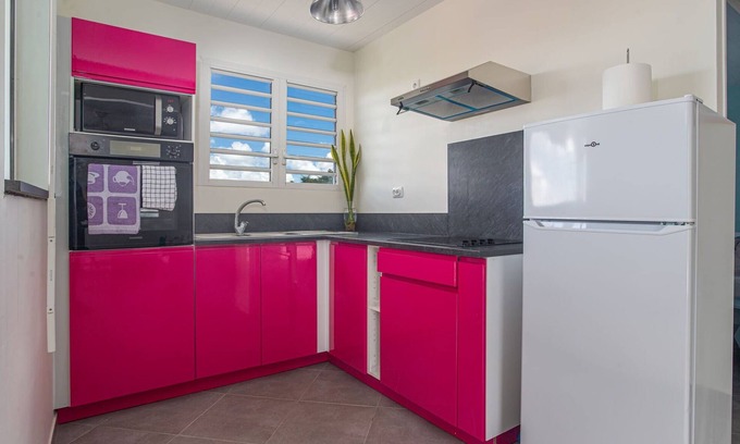 Riviere-Salee House | Chic Bungalow: Sea & Mountain View (Blue)
