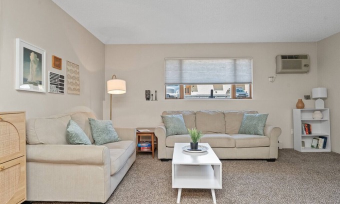Great Falls Apartment | Chic Central Nook in Great Falls