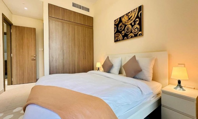 Jebel Ali House | Chic City Stay at JLT
