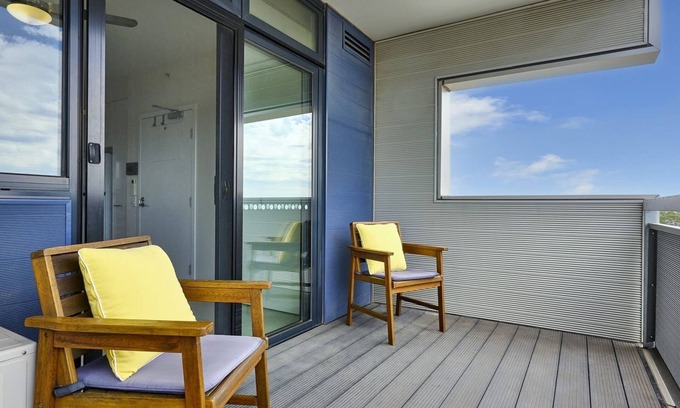 Coburg Apartment | Chic Coburg Haven Modern 1 Bed Apartment