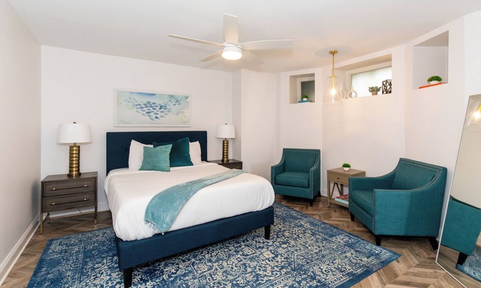 Sandusky Condo | Chic Condo Near Cedar Point