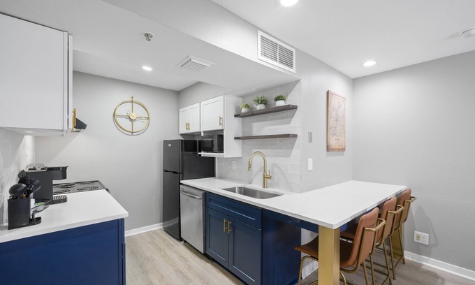 Garden Hills Apartment | Chic Condo Retreat in Central Buckhead, Atlanta.