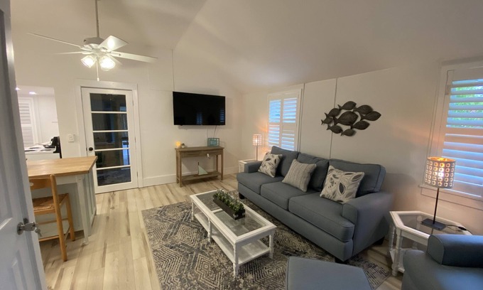 Vamo Cottage | Chic cottage, Vamo area, close to beaches, pet friendly, kayaks