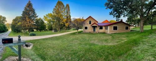 Portage House | Chic Country Home W Sprawling Acreage