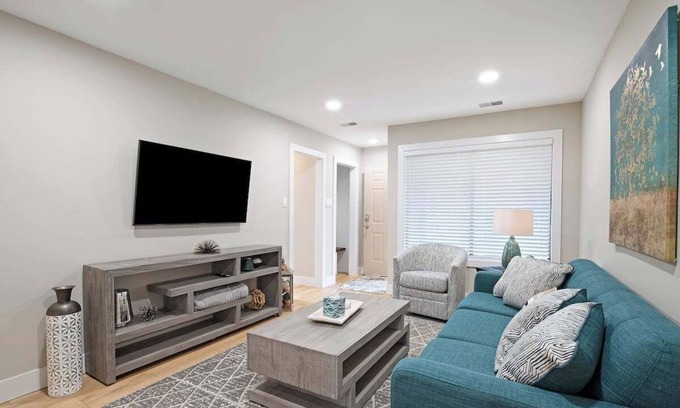 Clinton Township Condo | Chic Cozy 1-bedroom condo with WiFi, AC in welcoming Clinton Township