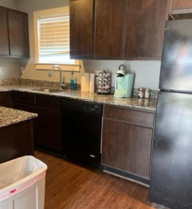 Braeswood Place Apartment | Chic & Cozy 1-bedroom Apartment with Free Parking