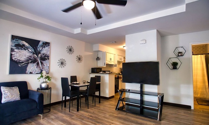 Eagle Pass Apartment | Chic & Cozy 2 bedroom/1 bathroom - RATED BEST