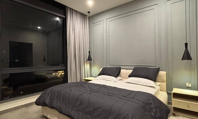 Islamabad Apartment | Chic & Cozy 2BR Apt Premium Massage Chair Skypark1 Gulberg Greens Islamabad