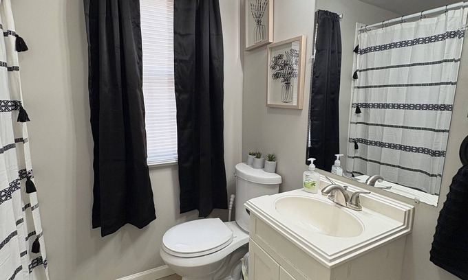 South Bend House | Chic & Cozy 2BR, Walk to Notre Dame Fun!