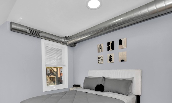 Chicago House | Chic & Cozy Chicago Stay: Close to Downtown