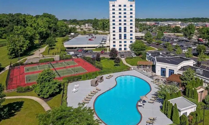 Cherry Hill Apartment | Chic Cozy Condo by Mall W/Queen Bed, Coffee Bar, Game Room & More
