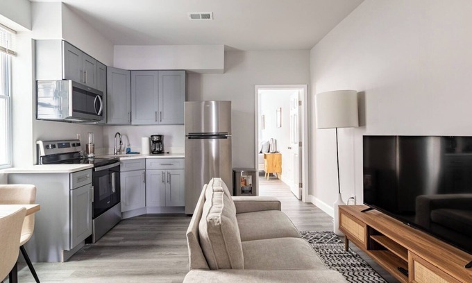 Passyunk Square Apartment | Chic & Cozy Philly Stay in City Center
