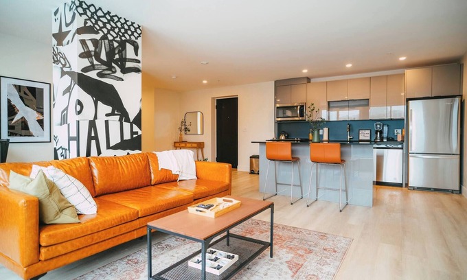 North End Bed & Breakfast | Chic Cozy Retreat - 2BR - Stunning North End Views