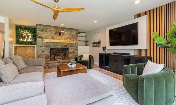 Maggie Valley House | Chic Creekside Bungalow at The Dogwood