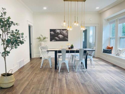 Crosstown Villa | Chic Crosstown Bungalow with large fenced backyard