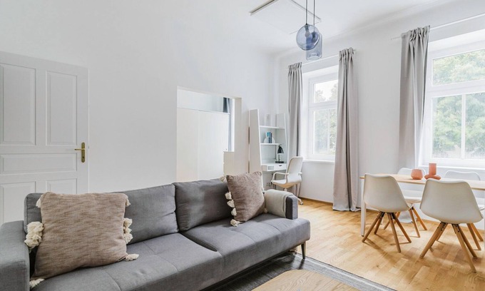 Dobling Apartment | Chic Döbling 1BR, Move-In-Ready w/Furniture, by Blueground