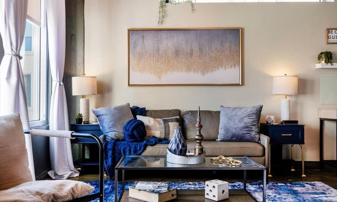 Downtown Dallas Apartment | Chic Downtown Industrial loft