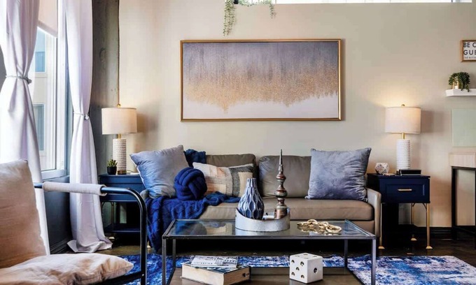 Downtown Dallas Apartment | Chic Downtown Industrial loft
