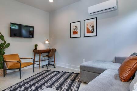 Greenwood House | Chic East Nashville Townhouse Retreat
