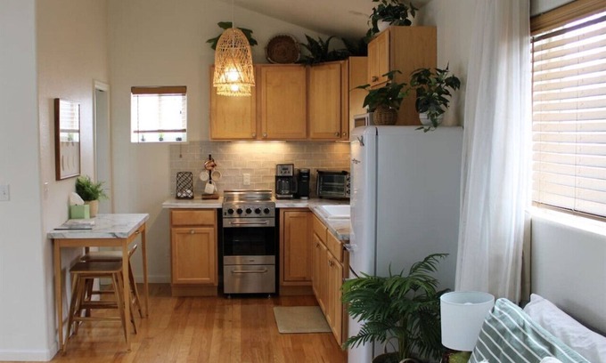 Grand Junction Apartment | Chic GJ Downtown BoHo Studio: Romantic and Central