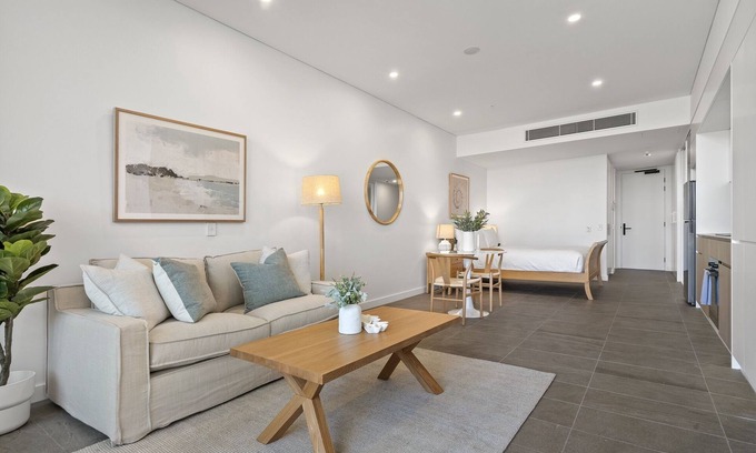 North Fremantle Apartment | Chic Ground-Floor Studio Near Local Cafés